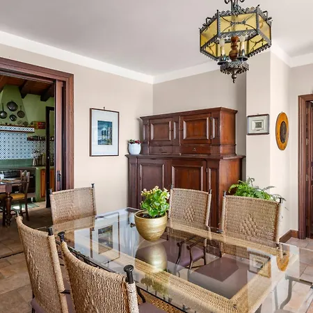 Verosicily Glicine Villa Termini Imerese