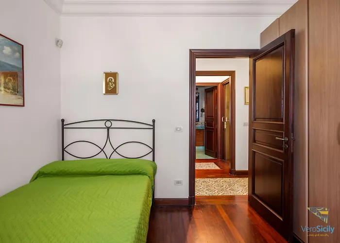 Verosicily Glicine Villa Termini Imerese